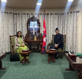 सभामुख अर्याल र उद्योगमन्त्री गौरी कुमारीबीच भेटवार्ता